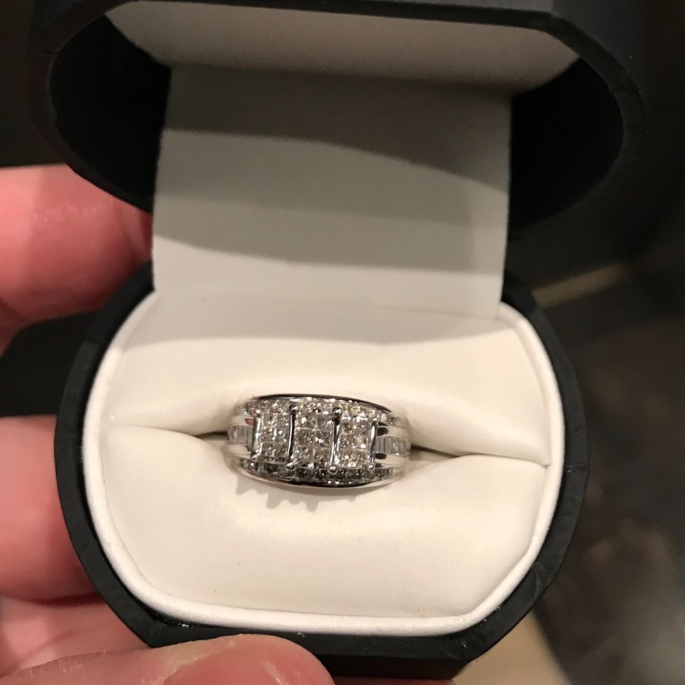 White gold diamond wedding engagement ring